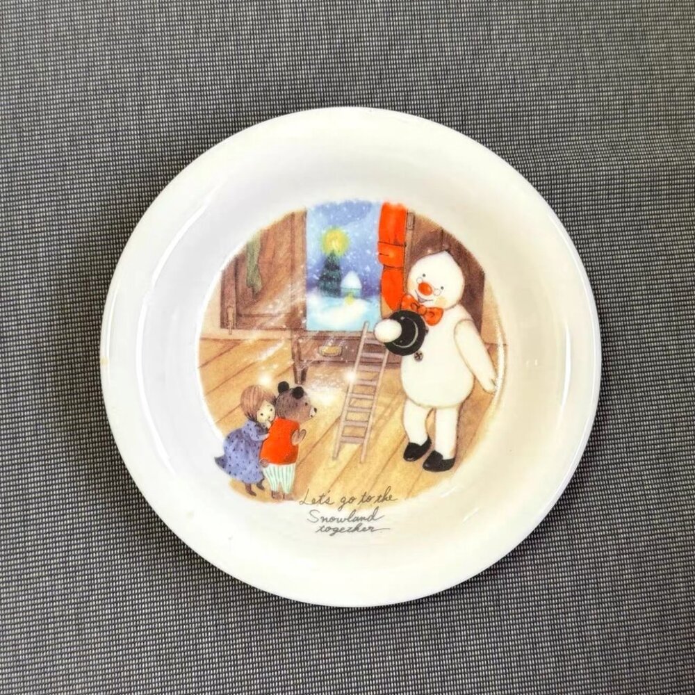 Vintage-Style Plate  white